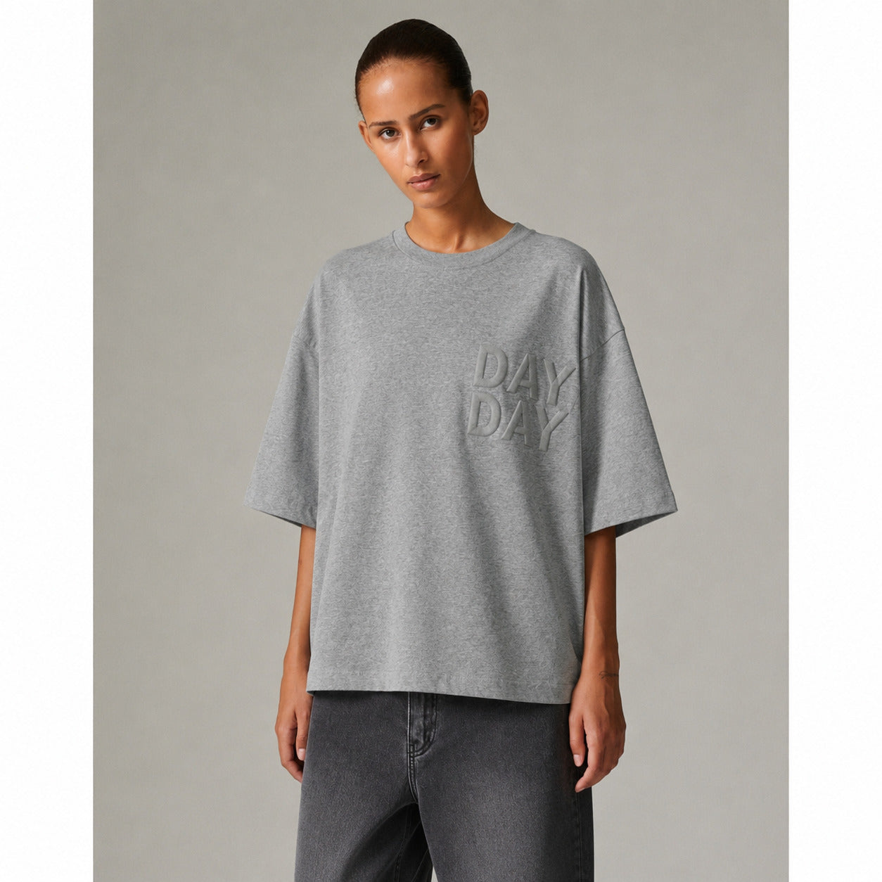 DAY Birger ét Mikkelsen Drew Embroidery - Heavy Jersey - T-shirt T-shirt 500036 Light Grey Melange